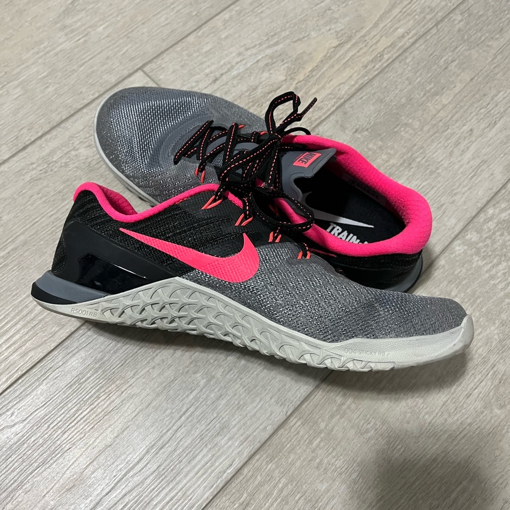 NIKE METCON 3 Women’s shoes size 7.5 Pink/Grey